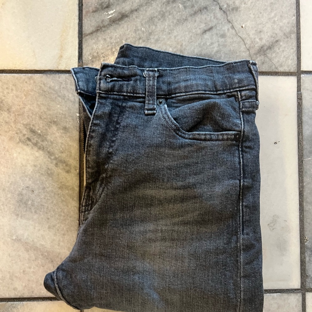 Size 30 men’s 510 Levi's Dark Gray Jeans